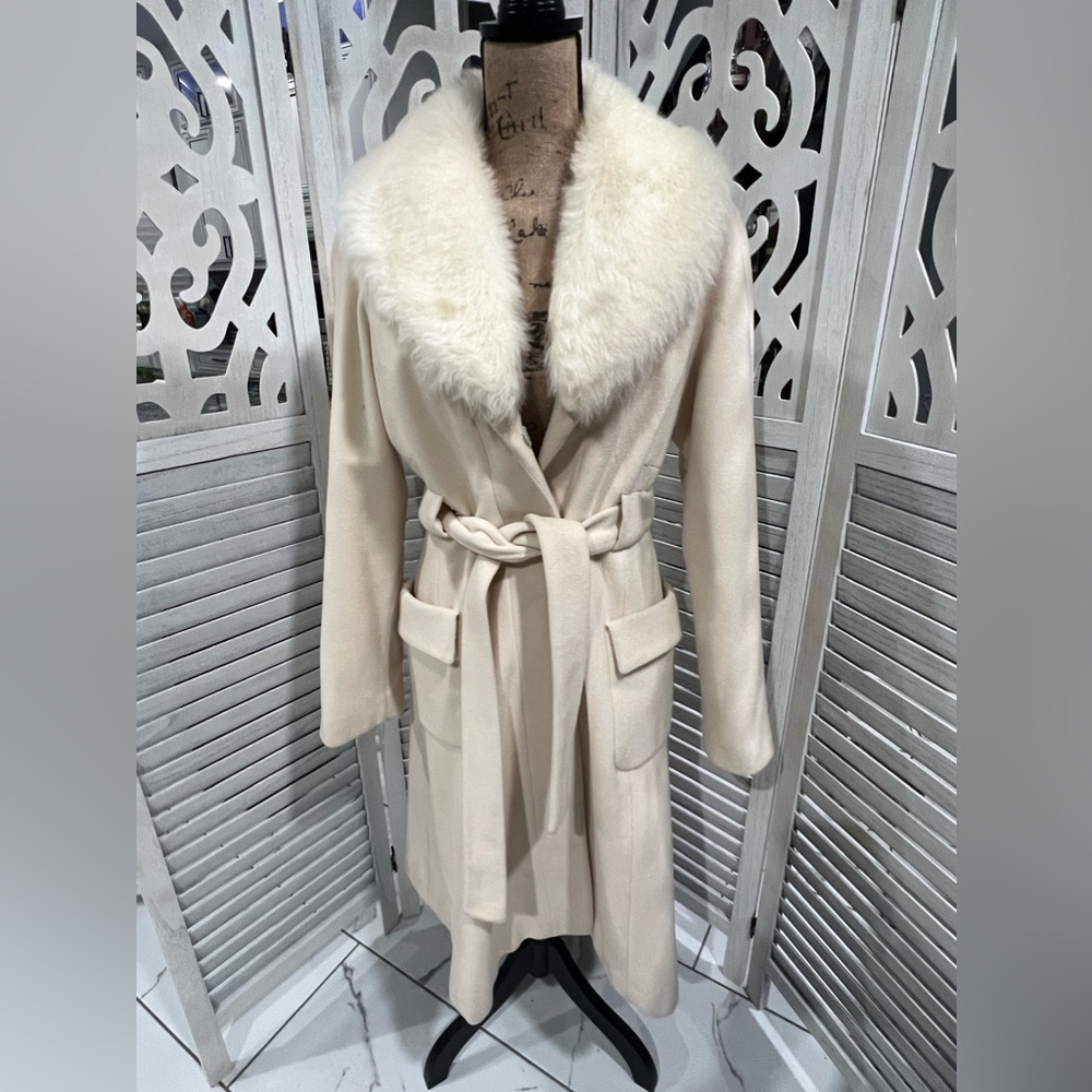 Bebe Wool Cashmere Cream Winter Coat w/faux Fur Trim M